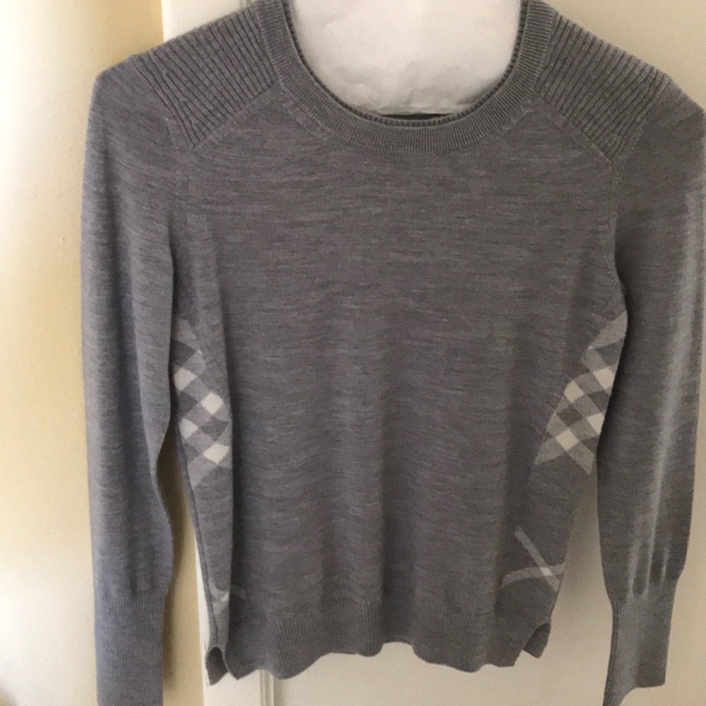 Burberry sweater